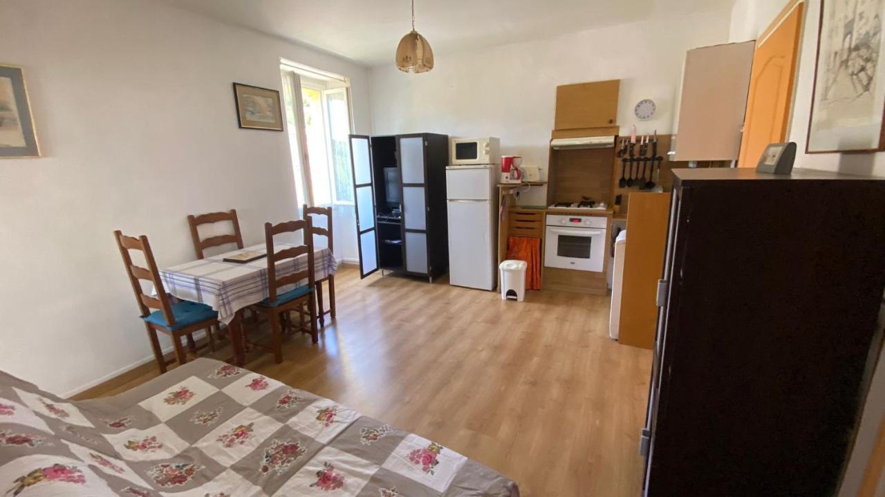 Appartamento A Petricaghja Alata Esterno foto